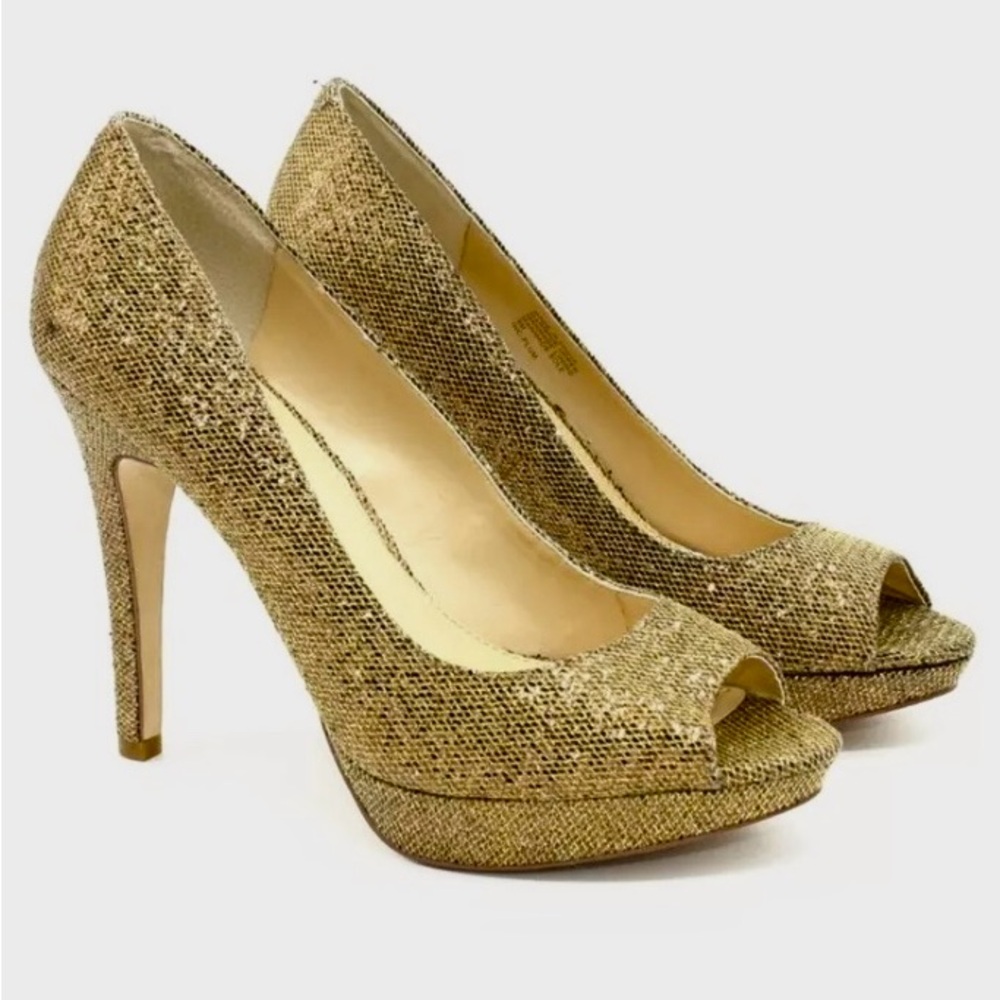 GOLD GLITTER PEEP TOE PLATFORM PUMPS — Size  7.5  8